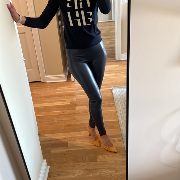 Hugo Boss Merino Wool Top Size M - Picture 3 of 6